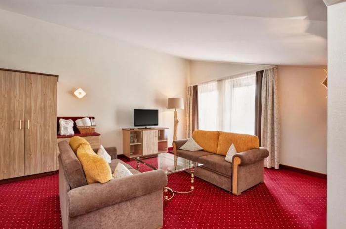 Koenigshof Hotel Resort اوبرستوفن الغرفة الصورة