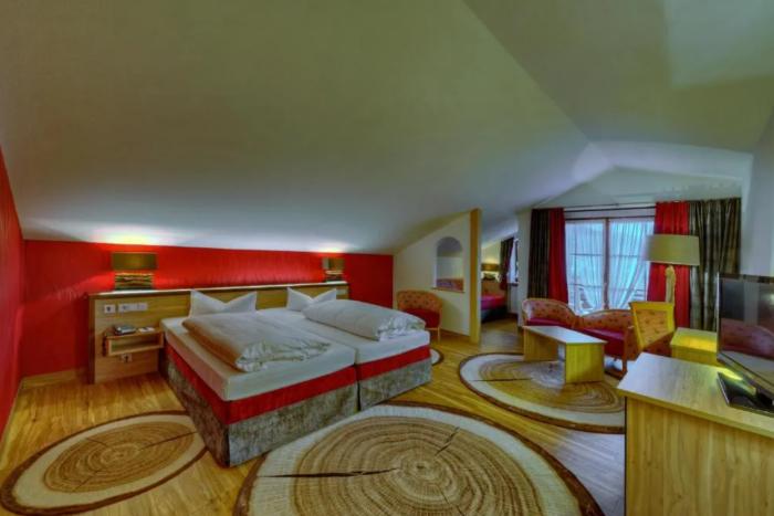 Koenigshof Hotel Resort اوبرستوفن الغرفة الصورة