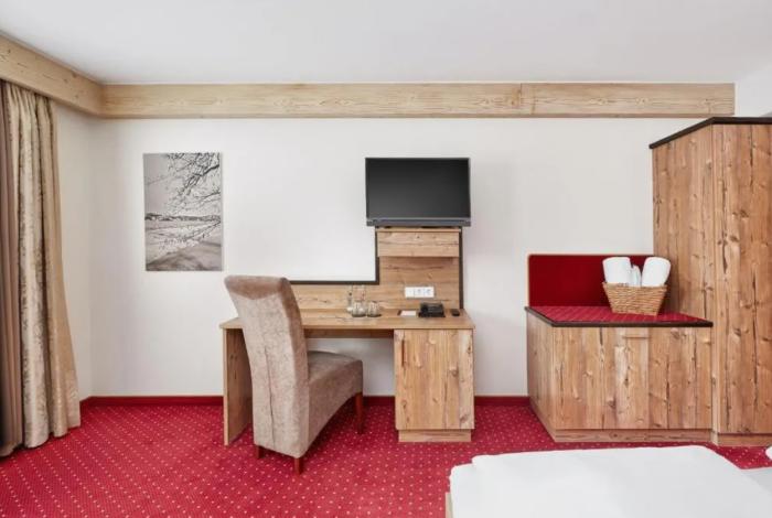 Koenigshof Hotel Resort اوبرستوفن الغرفة الصورة